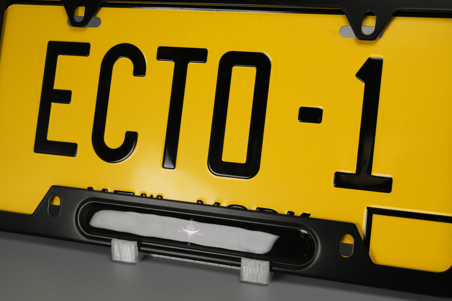 License plate frame aluminum - Anime White beard jolly roger